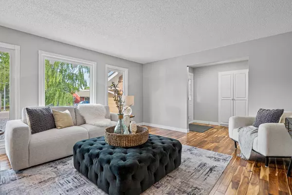 Calgary, AB T2J 5G2,308 Parkridge GN SE