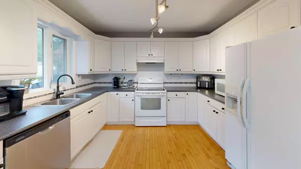 Whitecourt, AB T7S 1H7,33 Pineview RD
