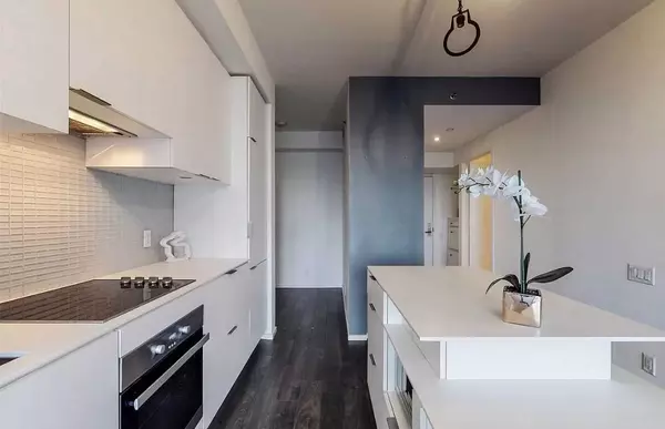 Toronto C01, ON M4Y 1J6,5 St. Joseph ST #3509