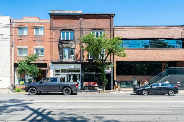 Toronto C01, ON M6J 1G8,960 Queen ST W #1