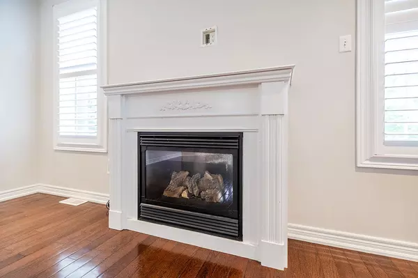 Oshawa, ON L1K 3B5,1643 Coldstream DR