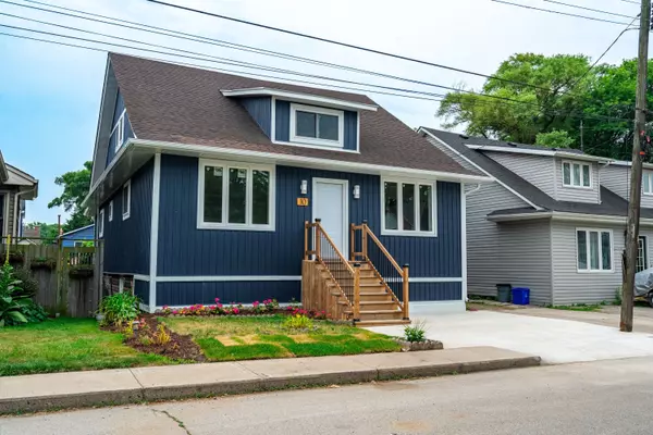 Hamilton, ON L8H 7E5,10 Comet AVE