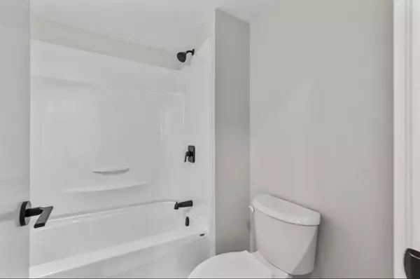 London South, ON N5Z 3A8,400 SCENIC DR #Unit 11