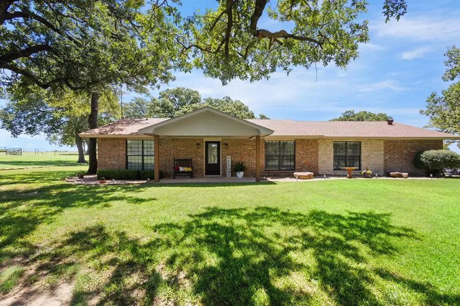 1731 Redbird Lane, Bowie, TX 76230