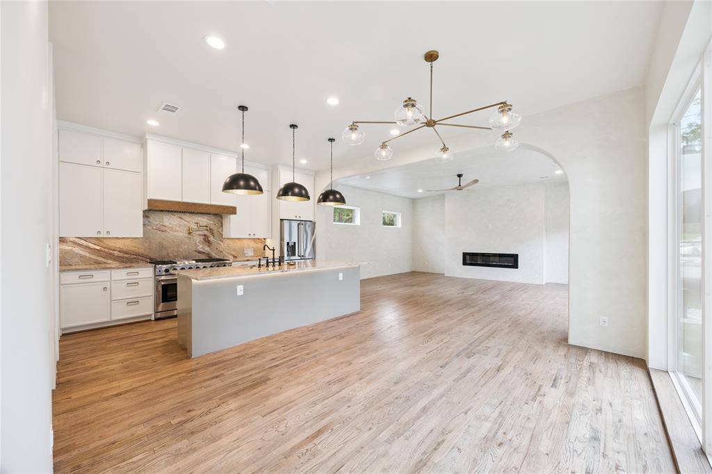 Dallas, TX 75211,3106 W Jefferson Boulevard