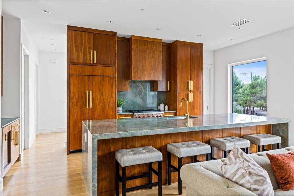 3909 Hawthorne Avenue #101, Dallas, TX 75219