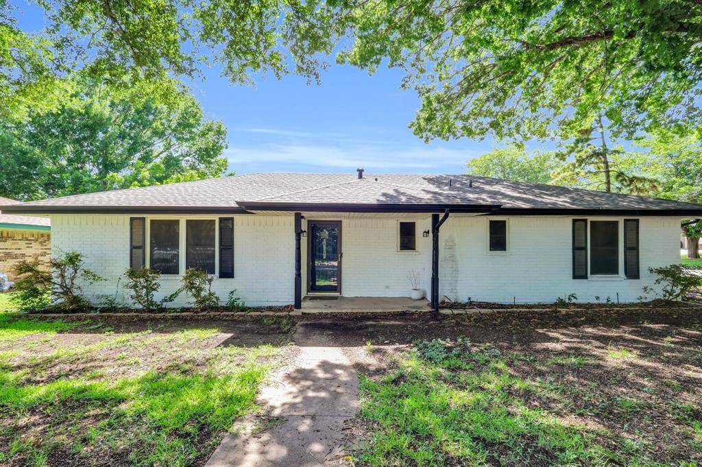1511 Hillside Drive, Midlothian, TX 76065
