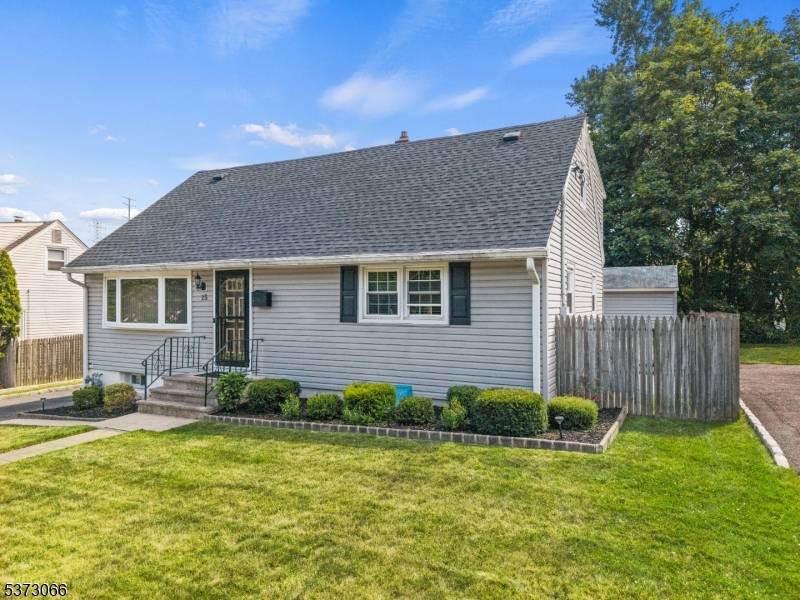 Clifton City, NJ 07013,15 Lawrence Ct