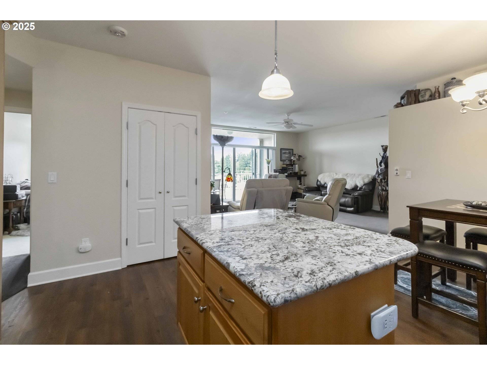 Longview, WA 98632,1548 RIVER RD #301