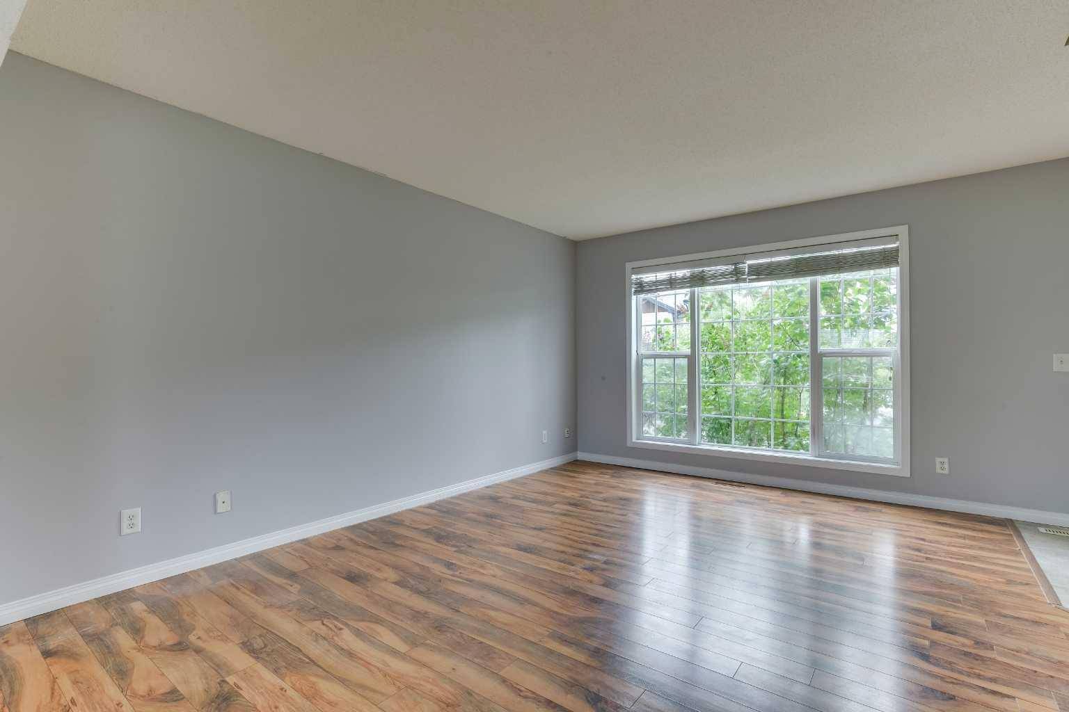 Calgary, AB T2V 1A3,124 Prestwick Villas SE