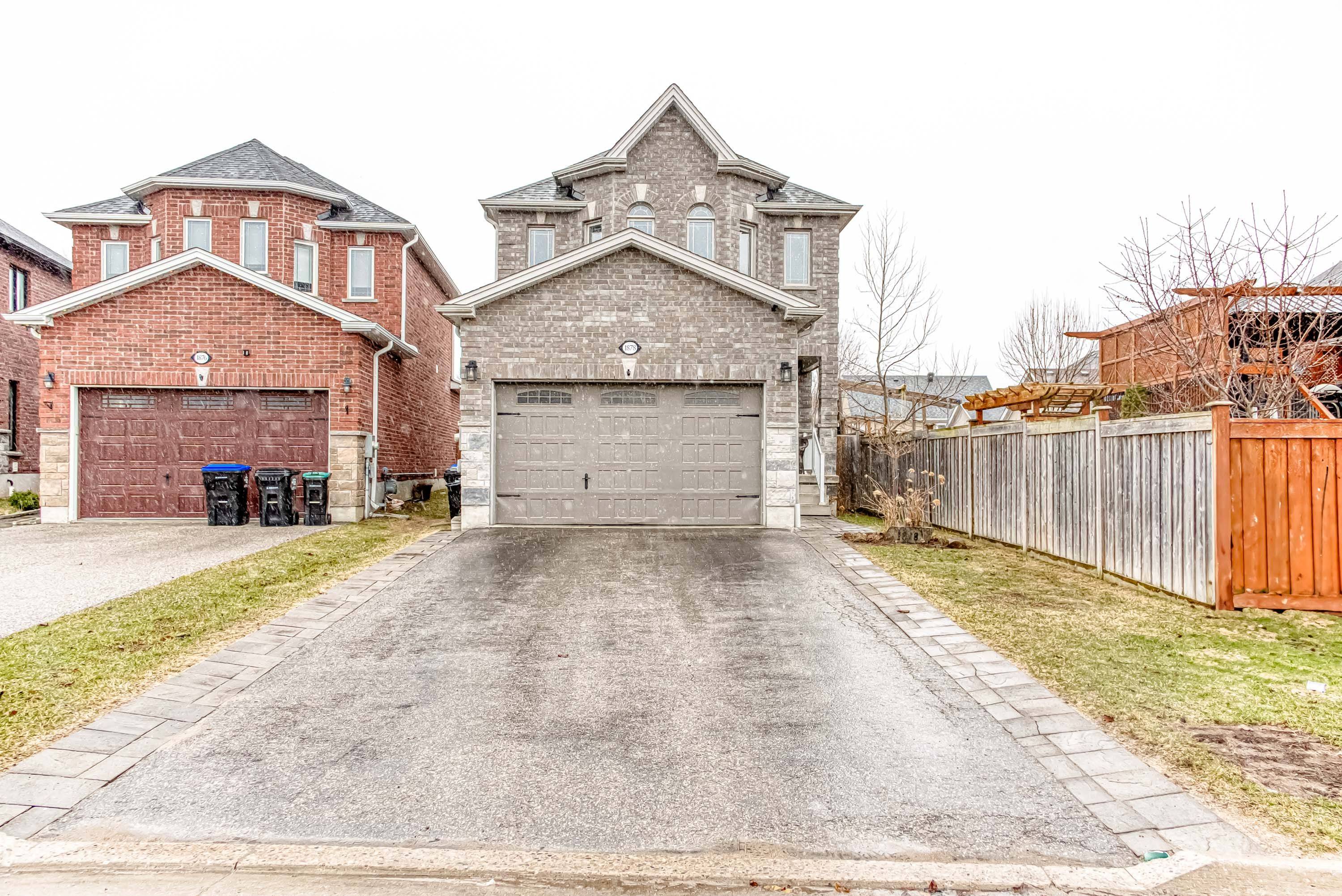 1878 Lamstone ST, Innisfil, ON L9S 4Z8