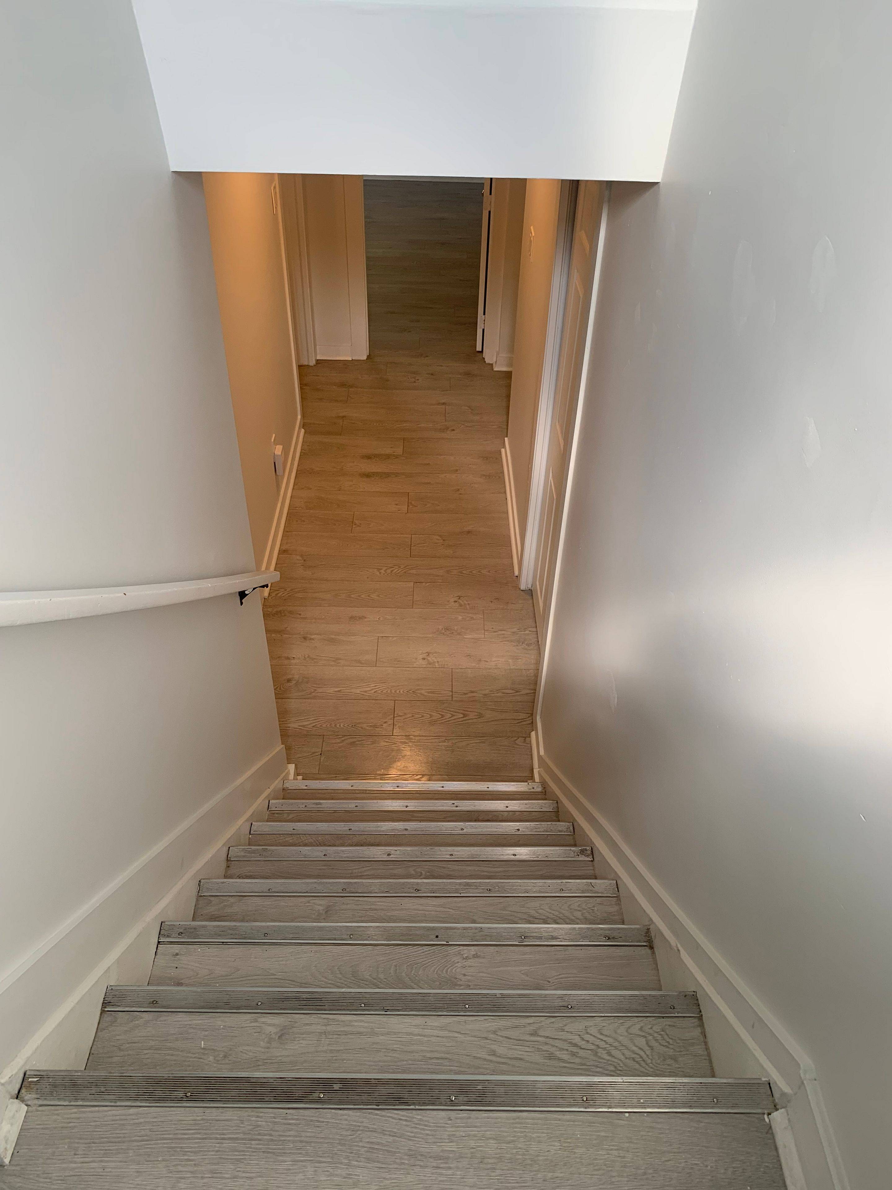 Barrie, ON L4M 2X4,44 CYNTHIA CT #Lower