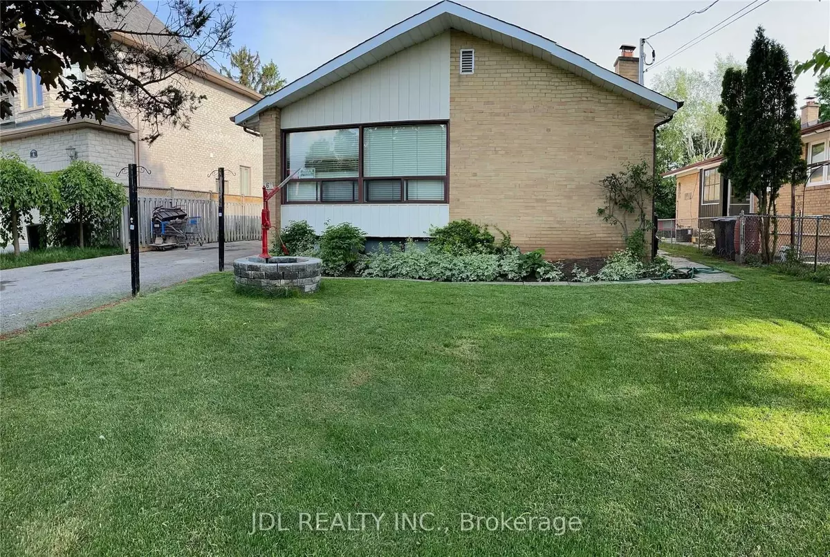Richmond Hill, ON L4C 2L6,6 Rockport CRES