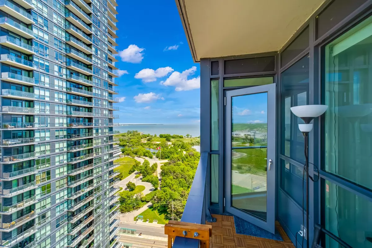 Toronto W06, ON M8V 1A4,2212 Lake Shore BLVD W #2509