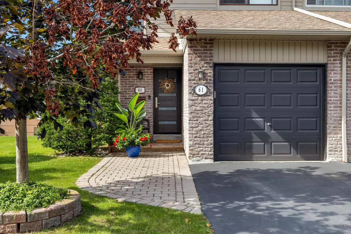 Mississauga, ON L5A 3Y2,2035 Asta DR #61