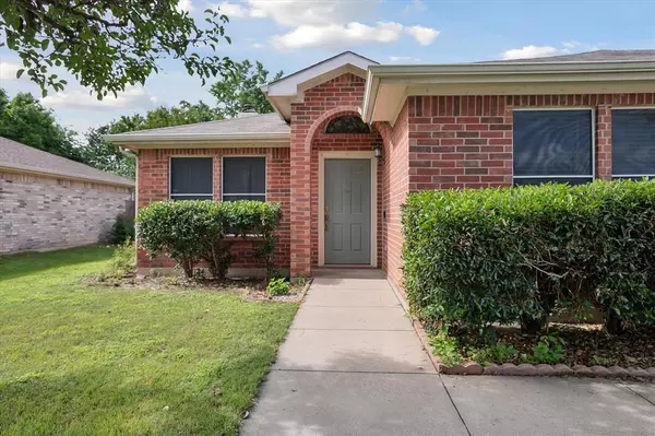 Saginaw, TX 76179,521 Ryan Street