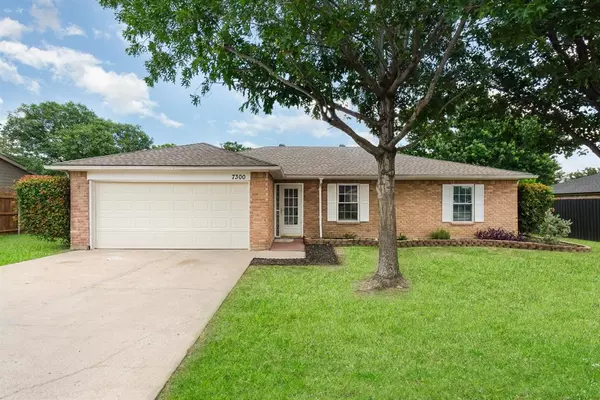 7300 Windhaven Road, North Richland Hills, TX 76182