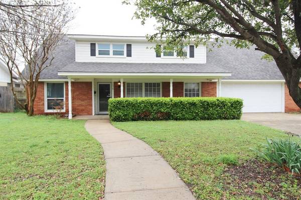 5678 Worrell Drive, Fort Worth, TX 76133