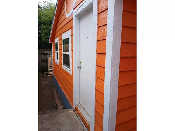 Seaside, OR 97138,821 831 S COLUMBIA ST
