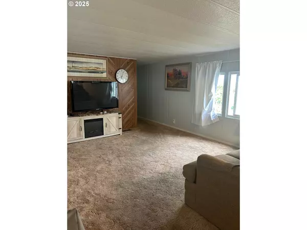 Florence, OR 97439,3760 HIGHWAY 101 ##16