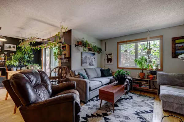 Canmore, AB T1W 2M1,200 Three Sisters DR #105