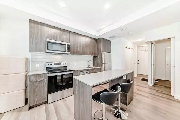 Calgary, AB T2E 0B3,455 1 AVE NE #204