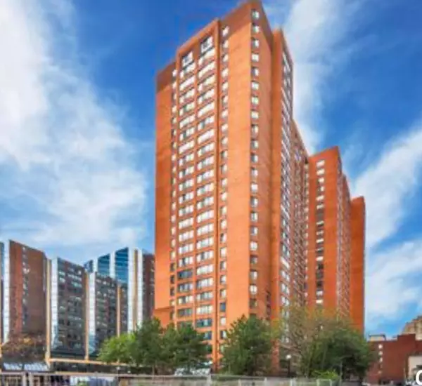 633 Bay ST #1202, Toronto C01, ON M5G 2G4