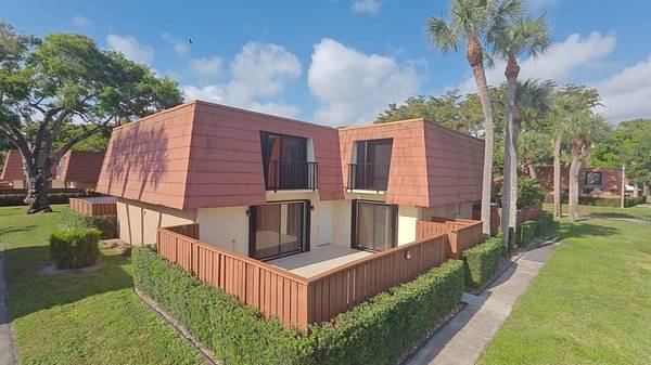 306 Buttonwood Ln #306, Boynton Beach, FL 33436