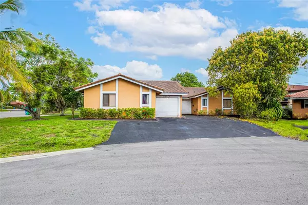 7942 NW 37th Dr, Coral Springs, FL 33065