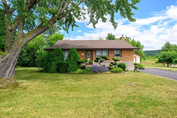 Hamilton, ON L8E 5K4,220 Winona RD