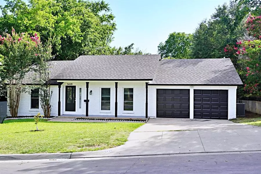 3429 Willowcrest Drive, North Richland Hills, TX 76117