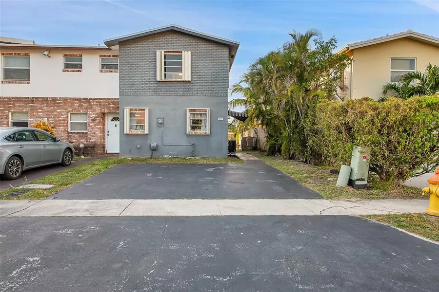 447 Sunshine Dr #447, Coconut Creek, FL 33066