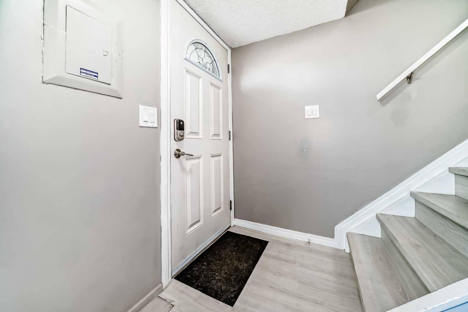 Calgary, AB T3E3H4,3809 45 ST Southwest #150