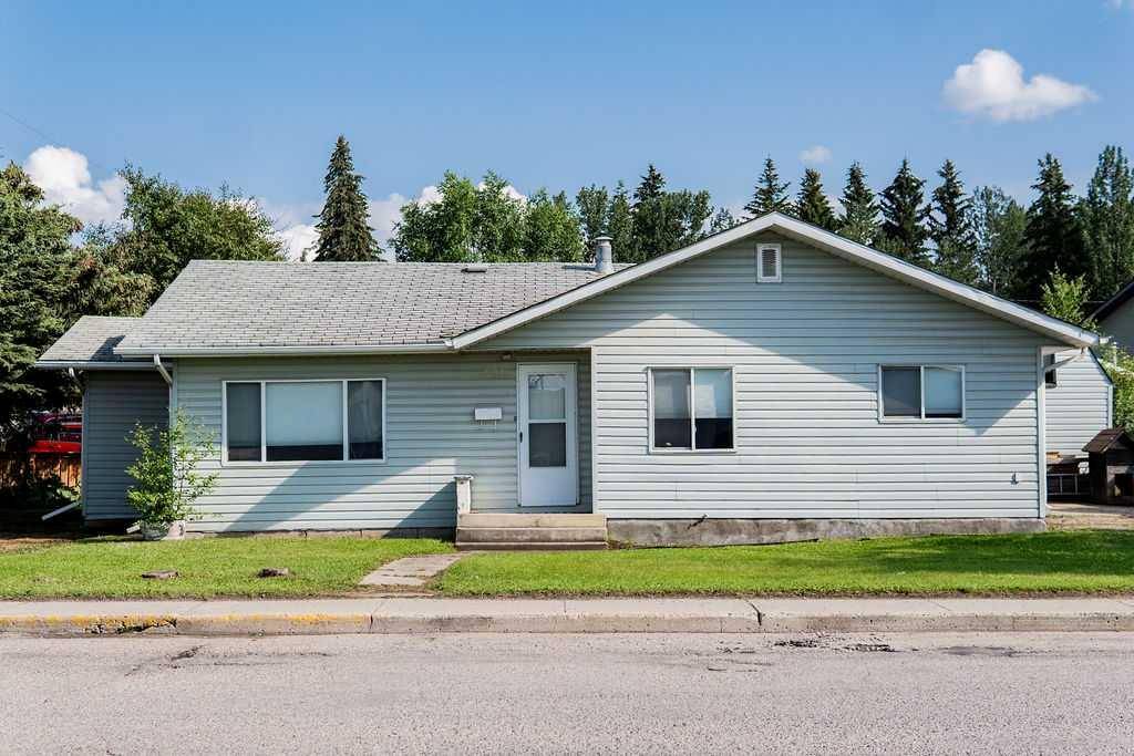 101 Wanyandi AVE, Hinton, AB T7V 1M6