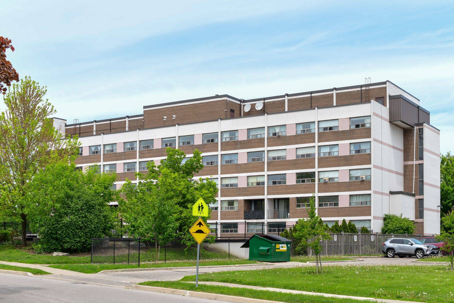 188 Mill ST S #213, Brampton, ON L6Y 1T8