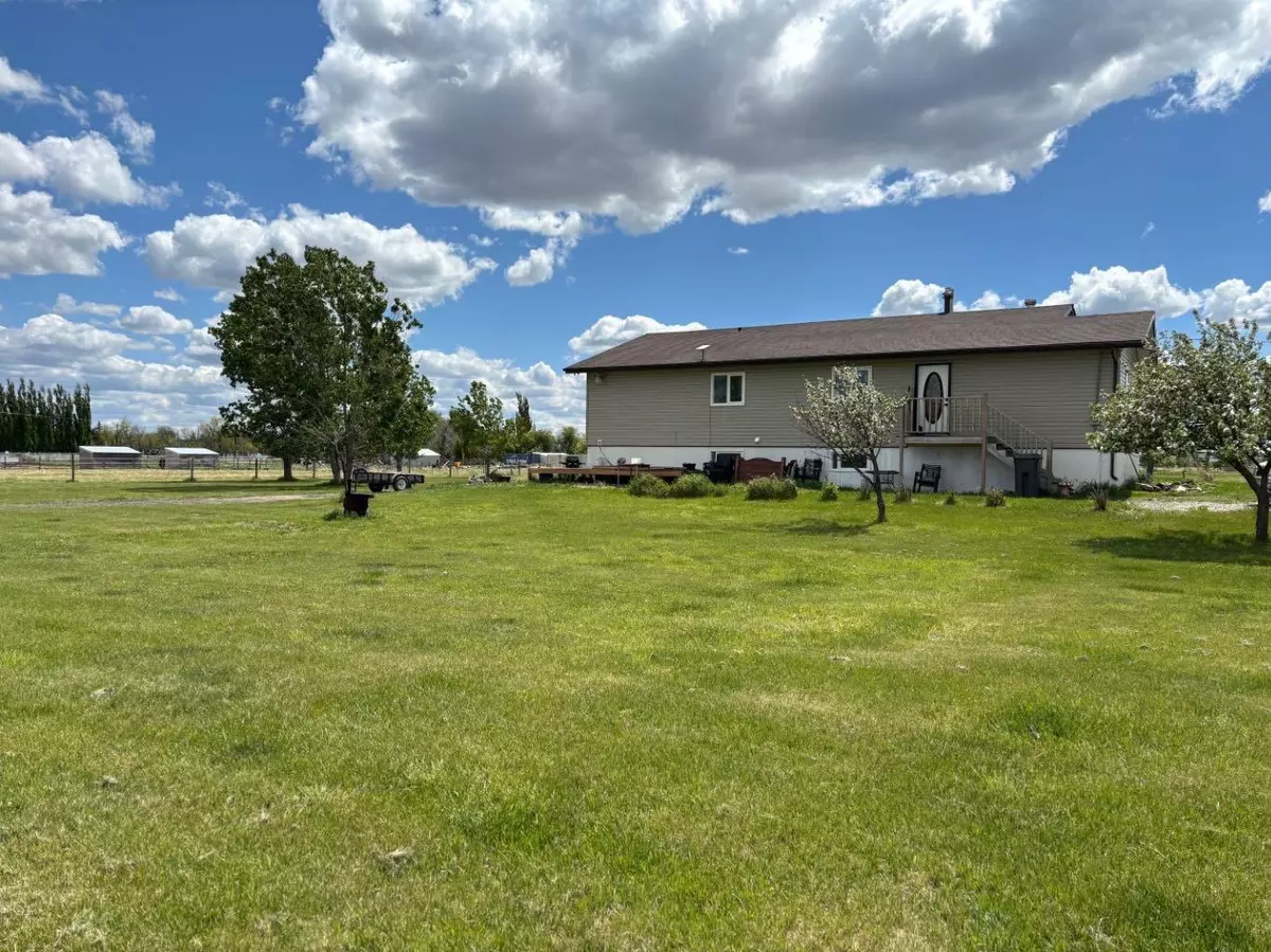 Magrath, AB T0K 1J0,365 S 5 St W
