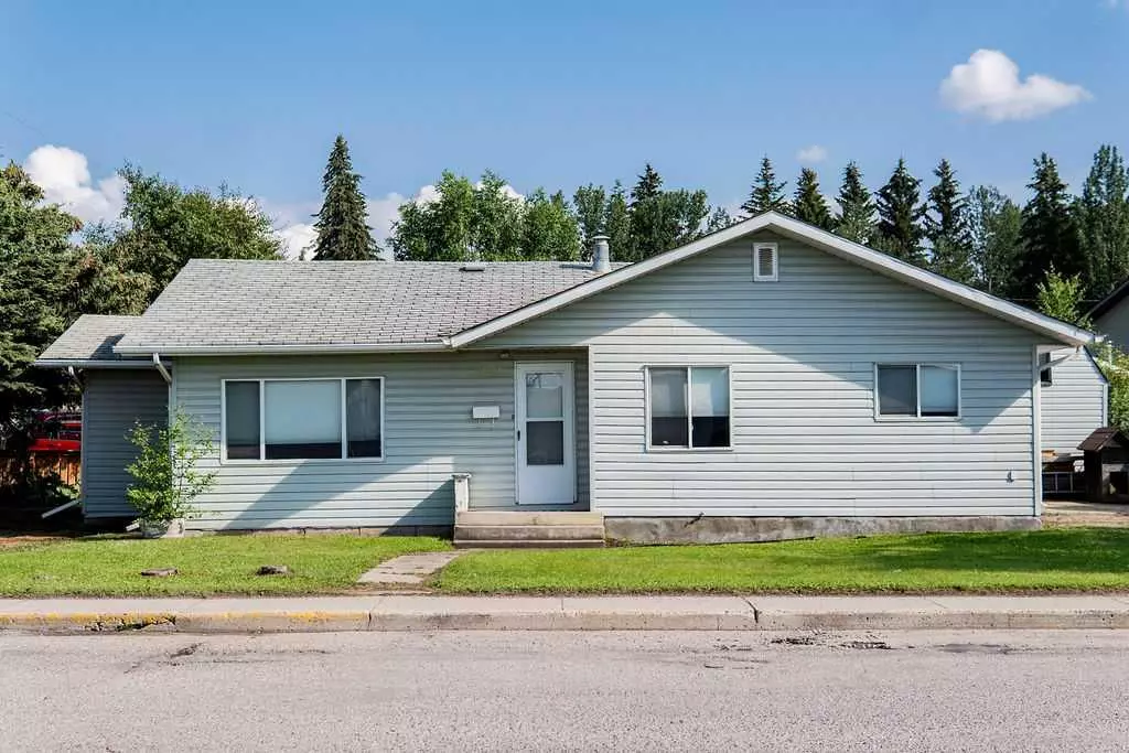 Hinton, AB T7V 1M6,101 Wanyandi AVE