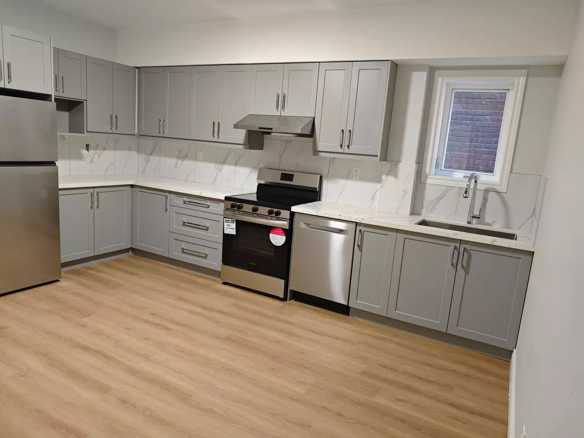 Toronto C01, ON M6G 2N9,459 Palmerston BLVD #Main