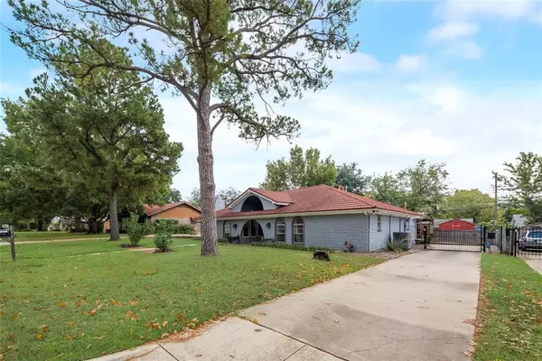 Hurst, TX 76054,433 Circleview Drive S
