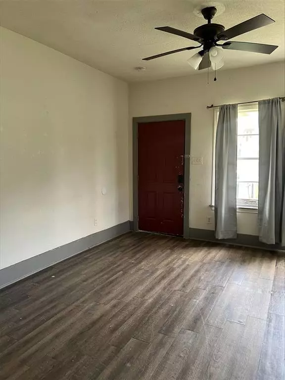 Dallas, TX 75215,2831 Warren Avenue