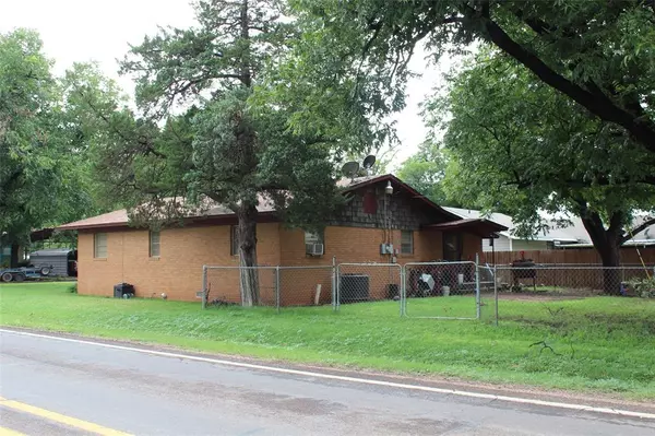 Knox City, TX 79529,610 S 3rd Street
