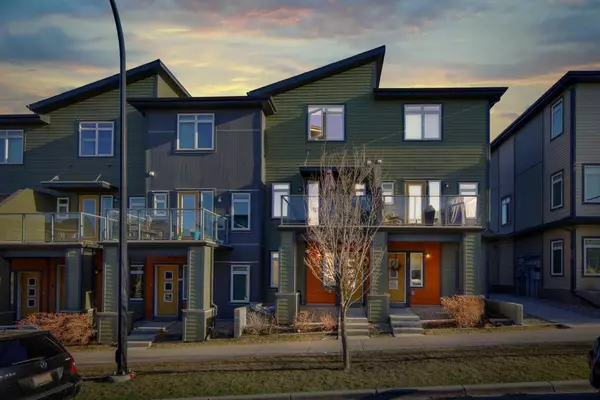Calgary, AB T3R 1T5,39 Sage Bluff Gate NW