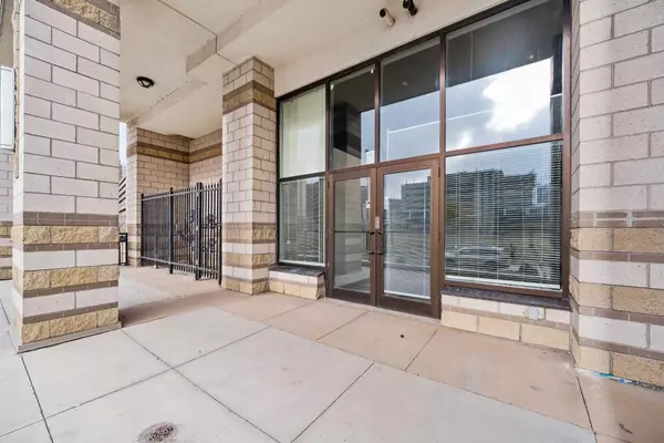 342 4 AVE Southeast, Calgary, AB T2G 1C9
