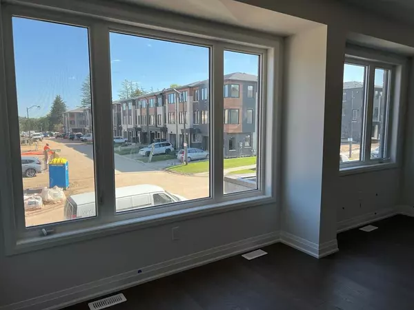 Halton Hills, ON L7G 0P6,48 Windtree WAY