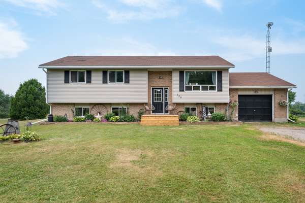 120 Ballycanoe RD, Front Of Yonge, ON K0E 1R0