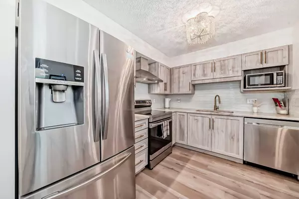 Calgary, AB T3G5T2,928 Arbour Lake RD NW #1202