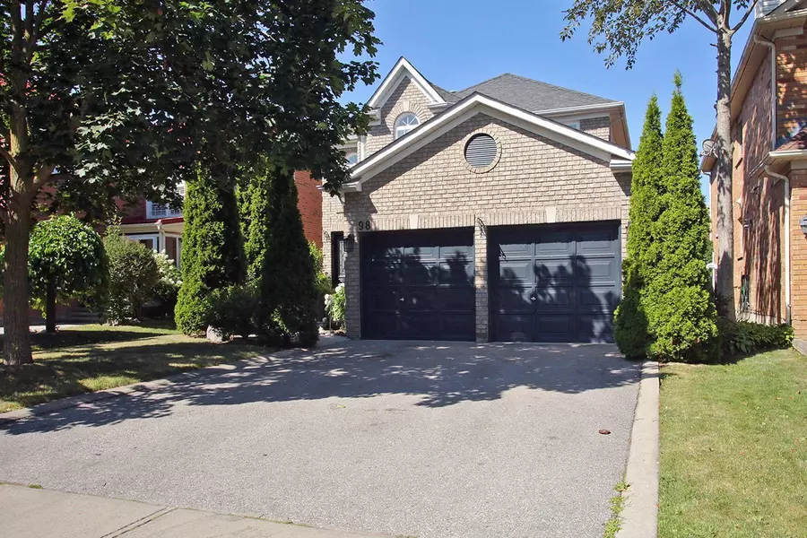 98 Snowcap RD, Brampton, ON L6R 1J1