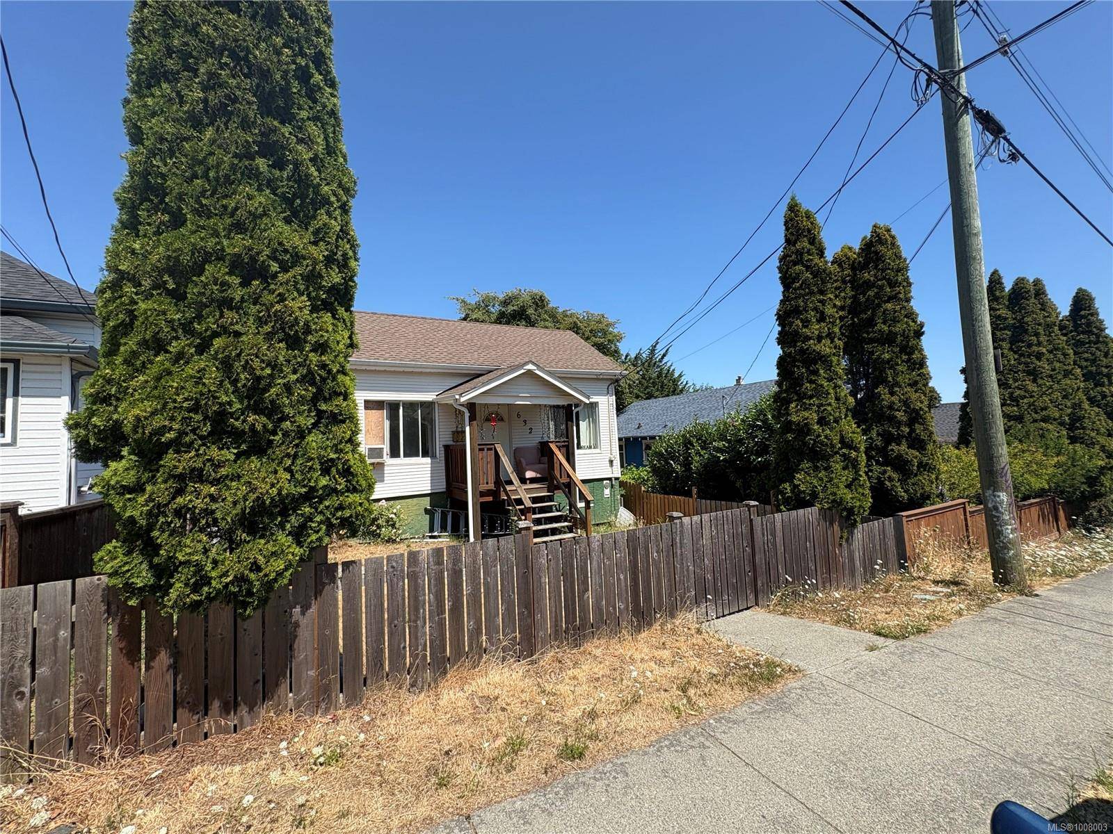 632 Milton St, Nanaimo, BC V9R 2L5