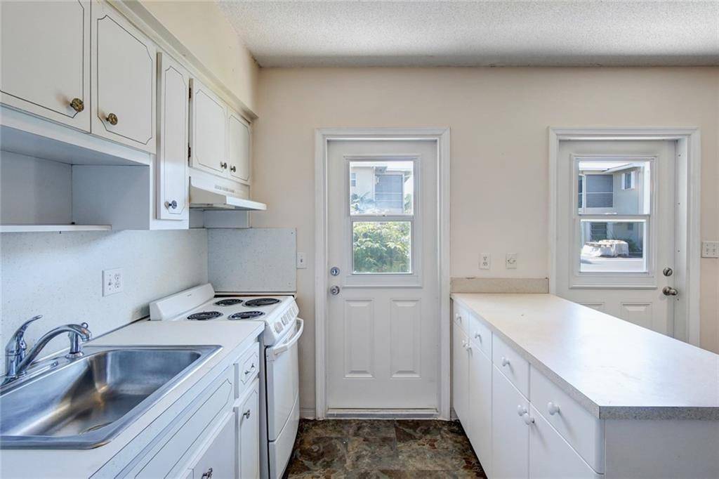 Lighthouse Point, FL 33064,2115 NE 42nd Ct #105N