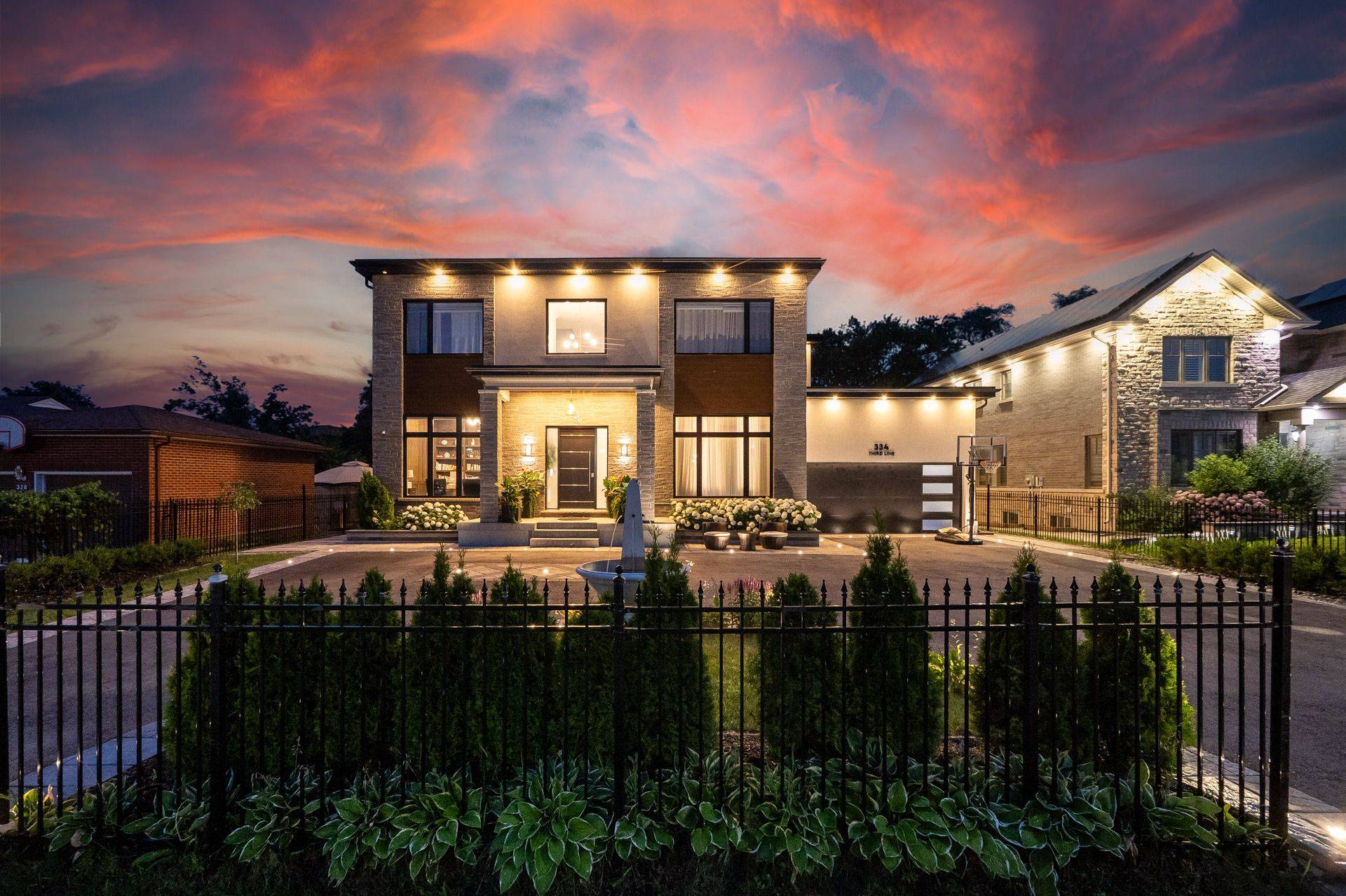 334 Third Line, Oakville, ON L6L 4A4